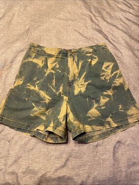 Good Times USA Denim Shorts Sz L w/ Light Acid Dye Pattern NWT